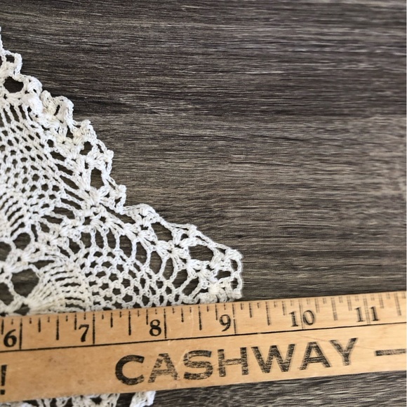 Elegant Hand Crocheted Vintage Doily Set - Picture 13 of 13